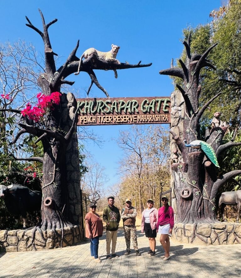 Safari Lab guests at Pench