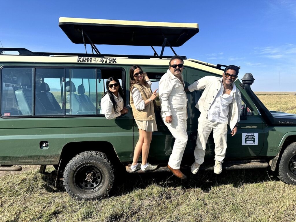 Safari Lab guests during their Masai Mara safari