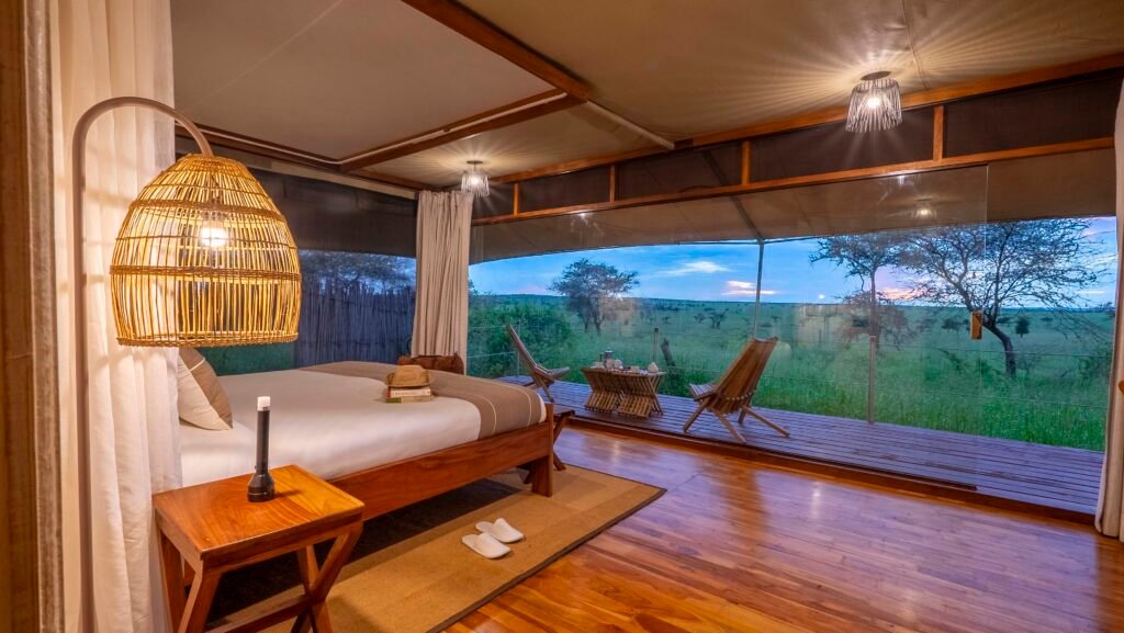 Safari lodge room overlooking the wilderness